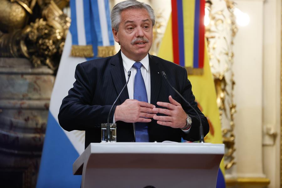Presidente de Argentina confirma que irá a Cumbre de las Américas y Biden lo llama