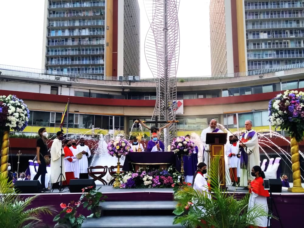 Devotos del Nazareno de San Pablo participan en procesión tras dos años de pandemia