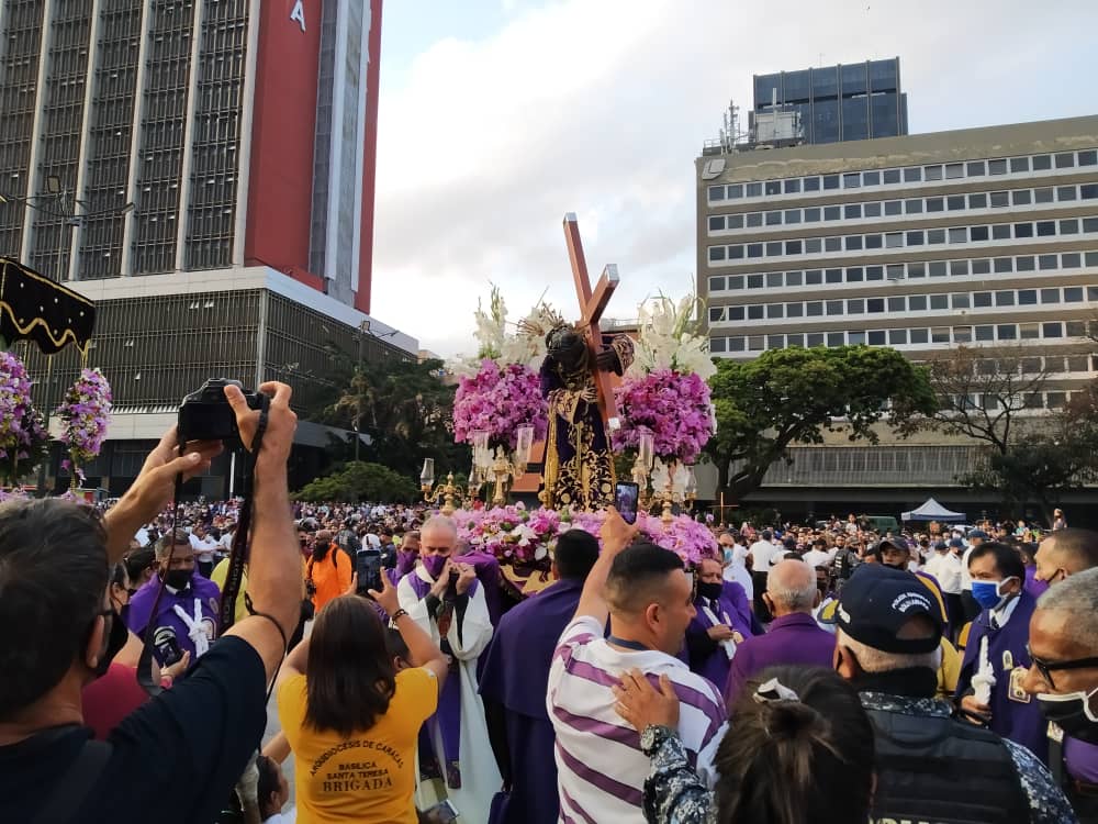 Devotos del Nazareno de San Pablo participan en procesión tras dos años de pandemia