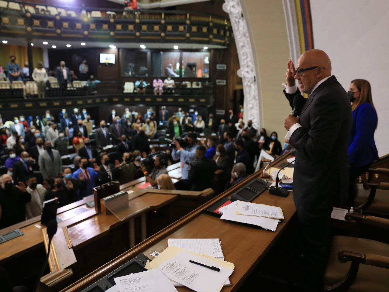 Mariano de Alba: Maduro y AN buscan revertir aislamiento internacional y dificultar más sanciones de UE