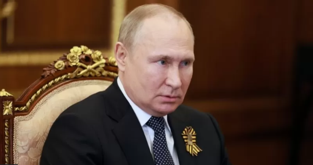 Rusia y Ucrania: Putin se prepara para una guerra larga, según la inteligencia de EE.UU.