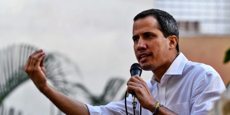 Guaidó reafirma la necesidad de elecciones "libres" ante representante de la UE