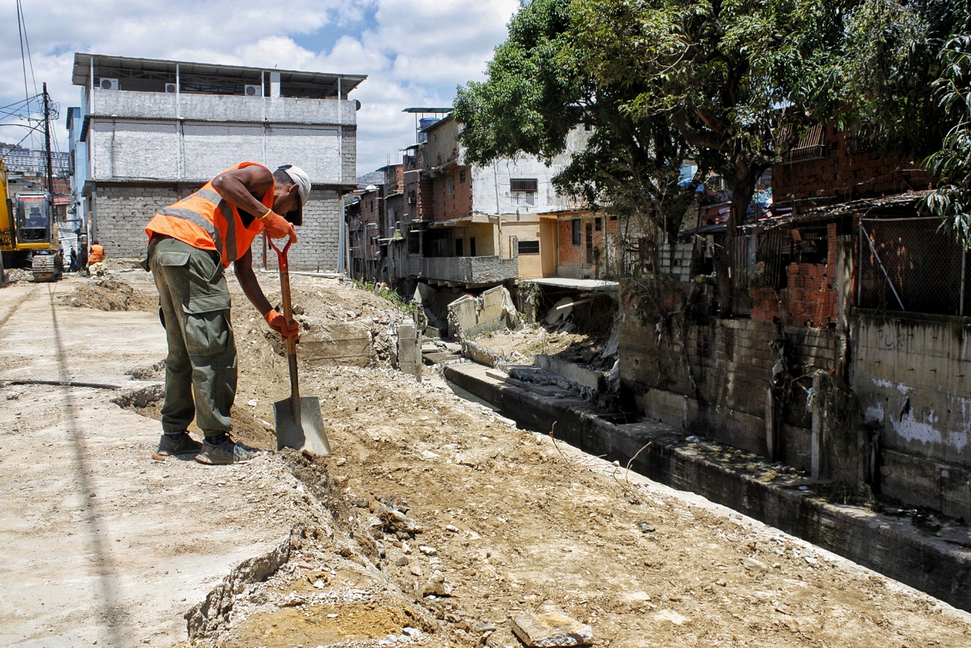 "No voy a dejar mi casa", vecinos de Los Flores de Catia están bajo desalojo preventivo por lluvias