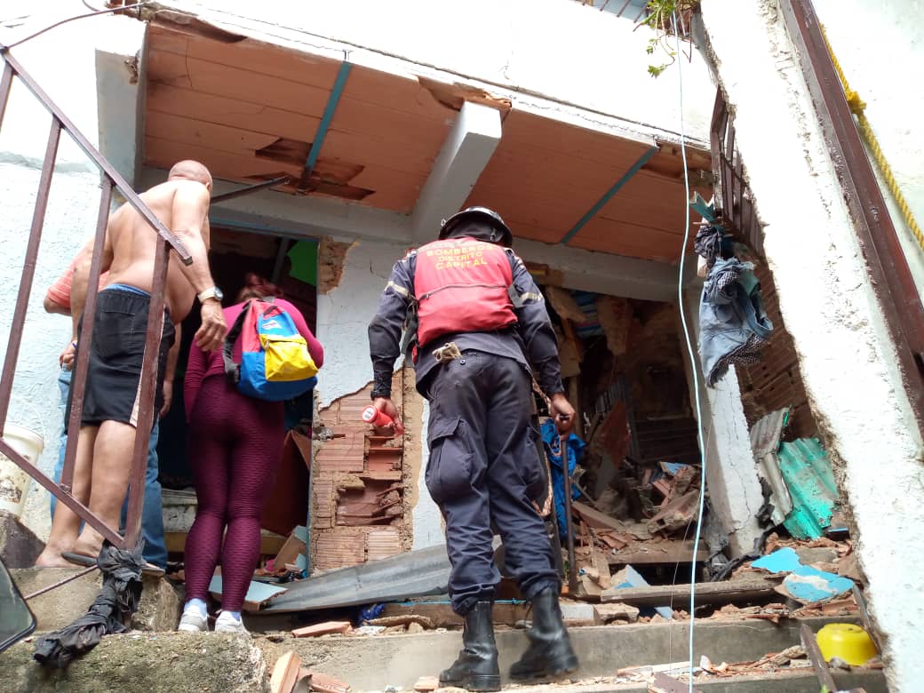 Tres heridos deja explosión de bombona en Petare