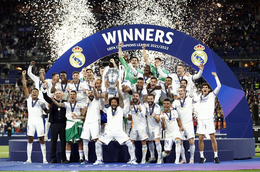 Real Madrid alza su décimo cuarta copa de la Liga de Campeones