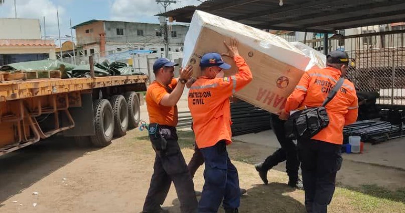 Envían 40 toneladas de insumos a ocho estados afectados por lluvias