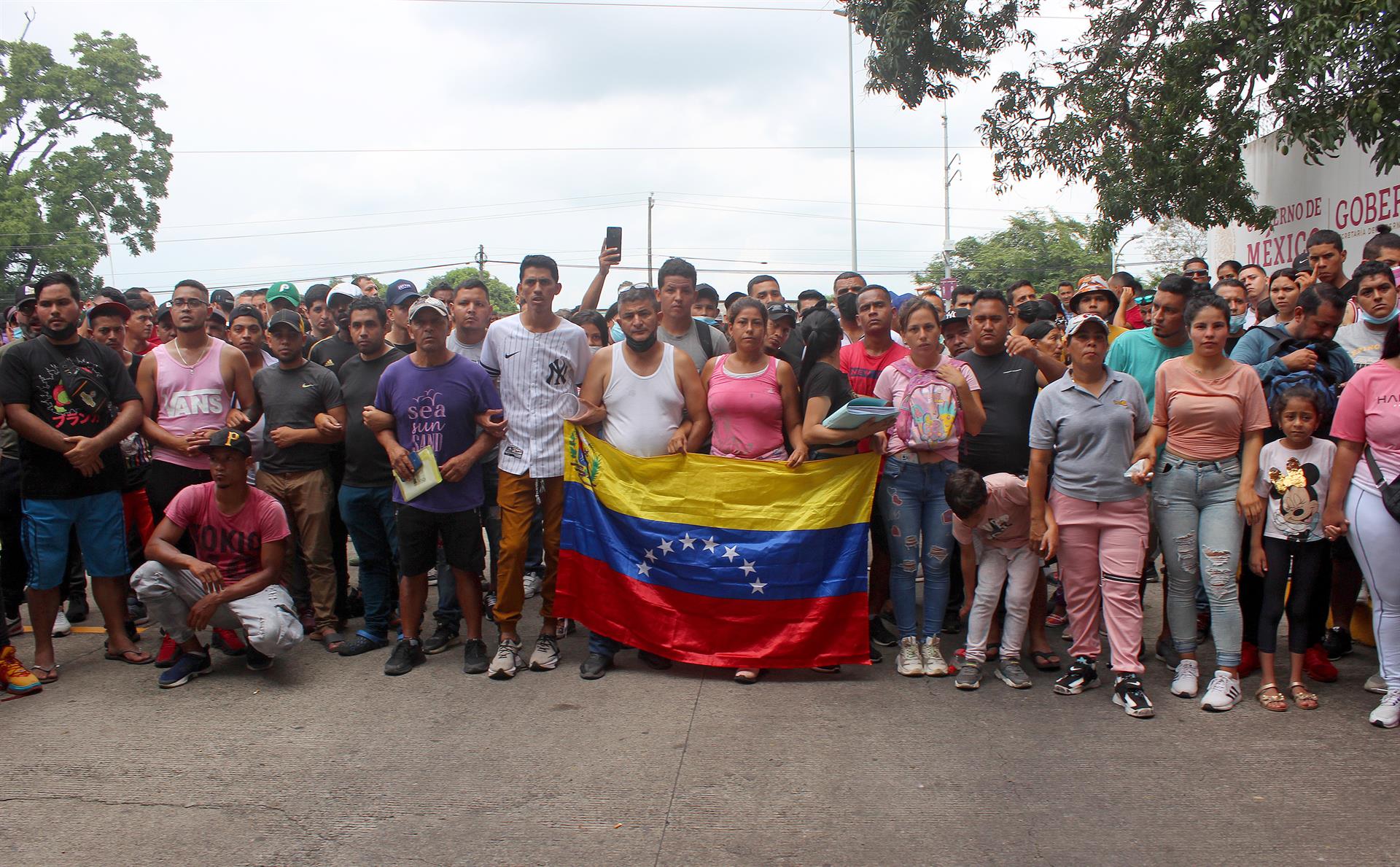 Miles de migrantes amenazan con nueva caravana en frontera México y Guatemala