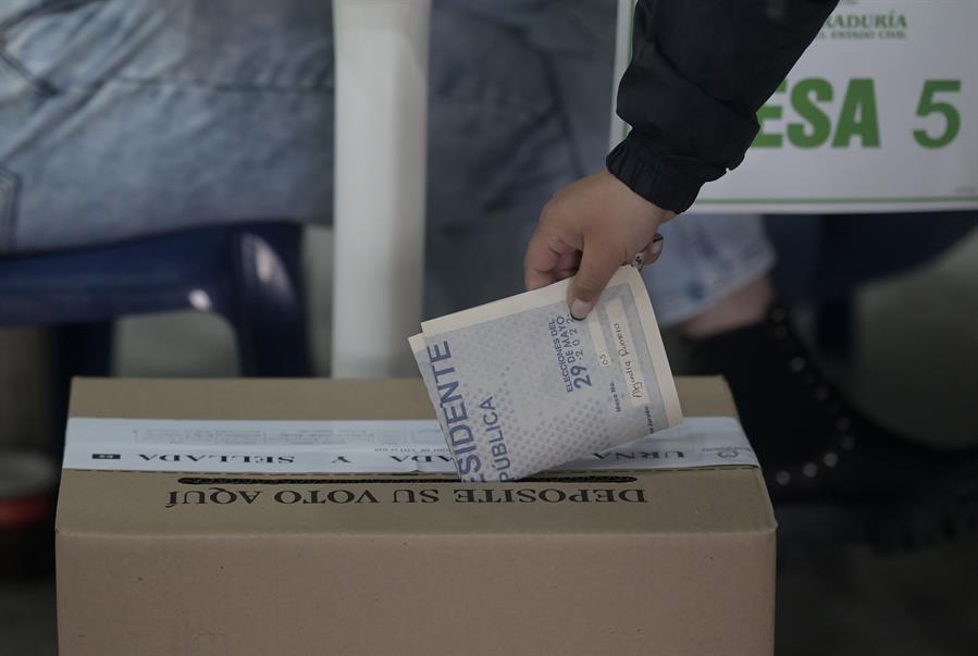 Normalidad a mitad de jornada en las elecciones presidenciales colombianas