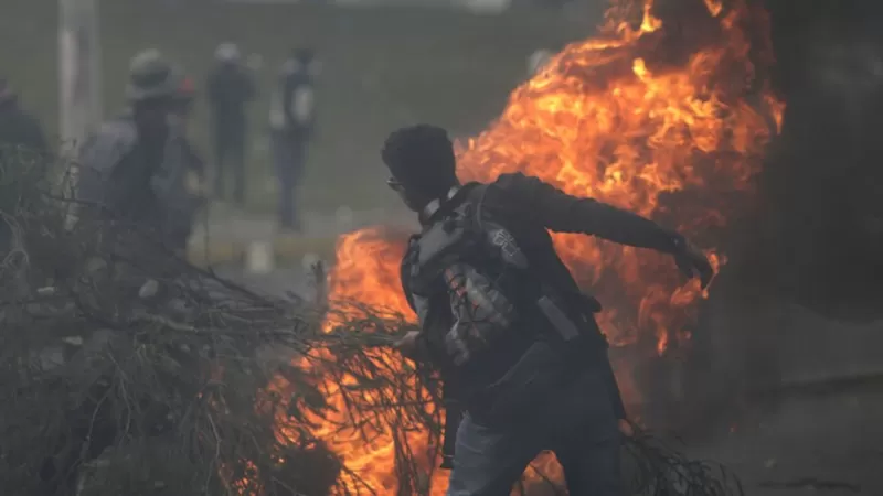 Protestas en Ecuador: el gobierno anuncia una reducción de los precios del combustibles, una de las principales demandas de las protestas