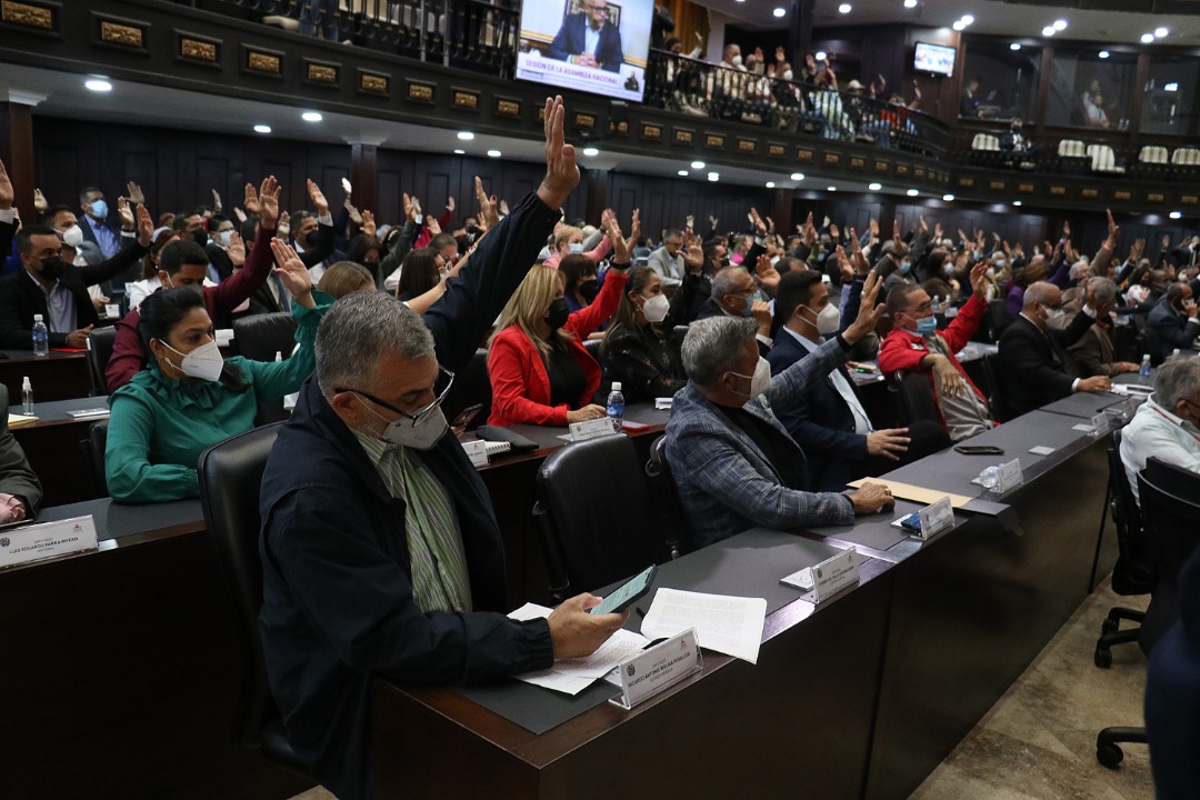 AN oficialista aprueba acuerdo en respaldo a Gustavo Petro