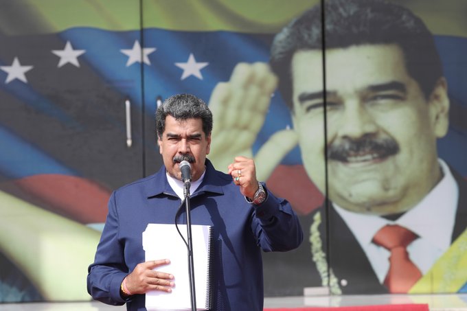 Maduro confirma que habló con Petro para "restablecer la normalidad en las fronteras"