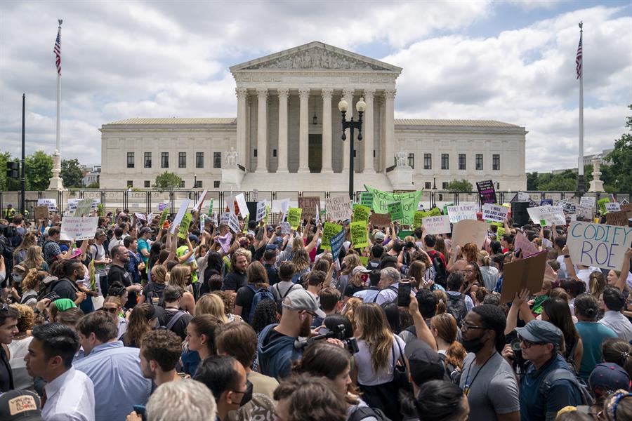 Biden afirma que su Gobierno defenderá el derecho al aborto y anima a votar