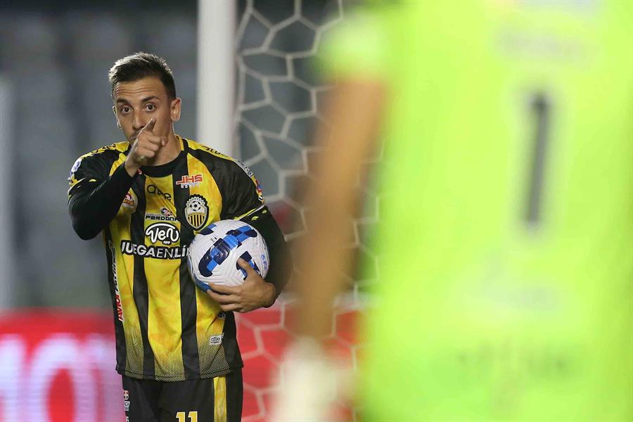 Deportivo Táchira hace historia al eliminar a Santos en Brasil