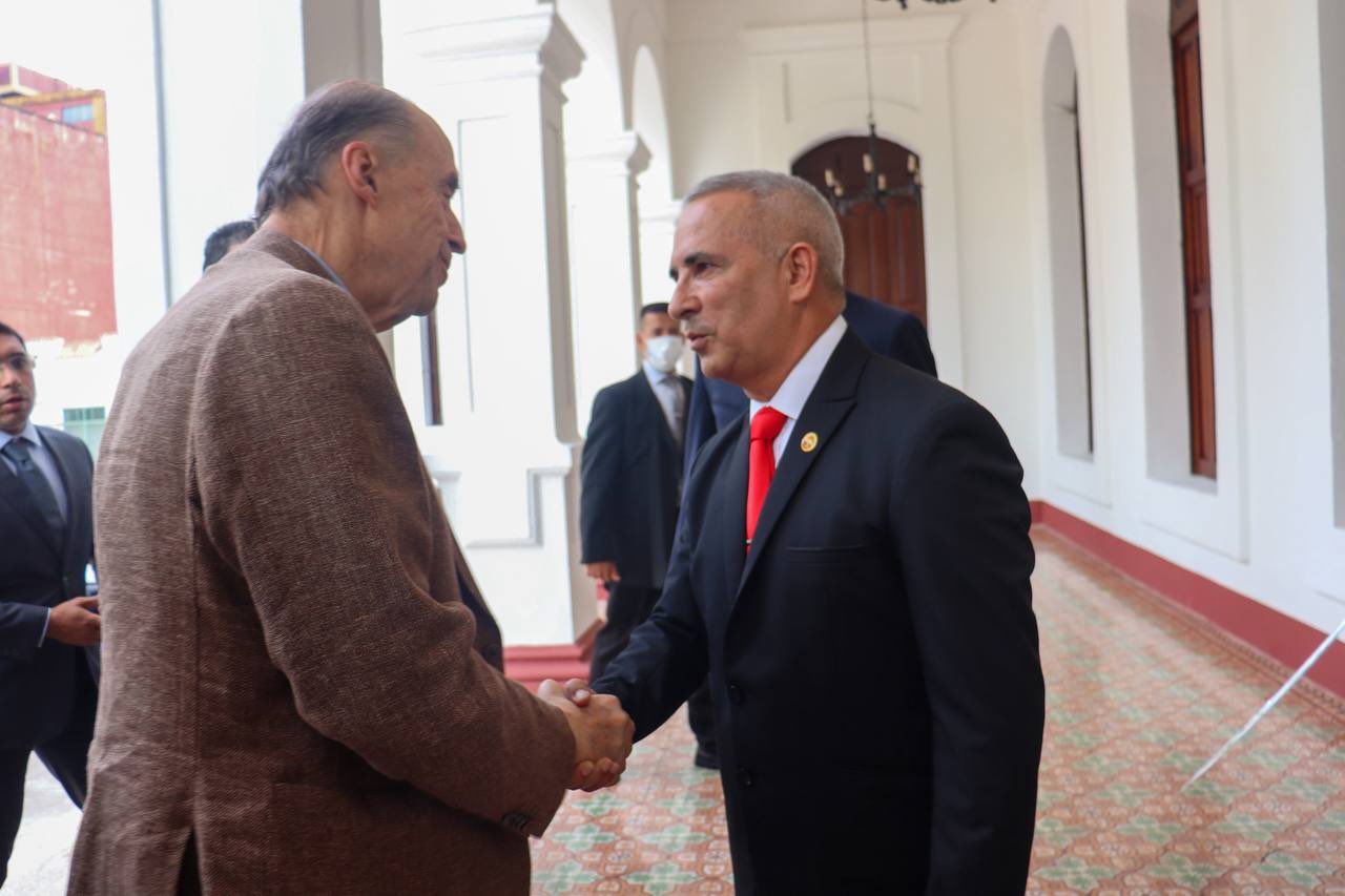Freddy Bernal recibe en Táchira al canciller designado por Petro