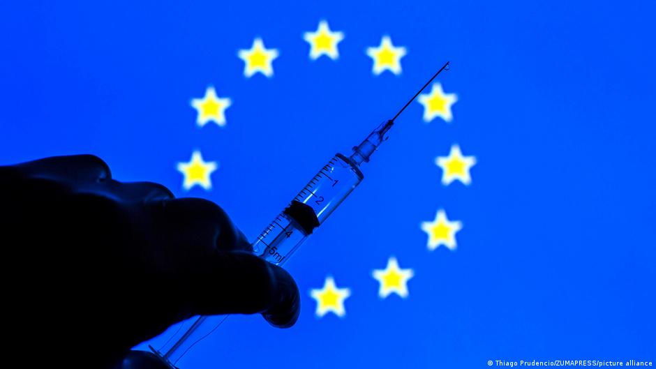 UE recomienda otra vacuna de refuerzo para mayores de 60 años