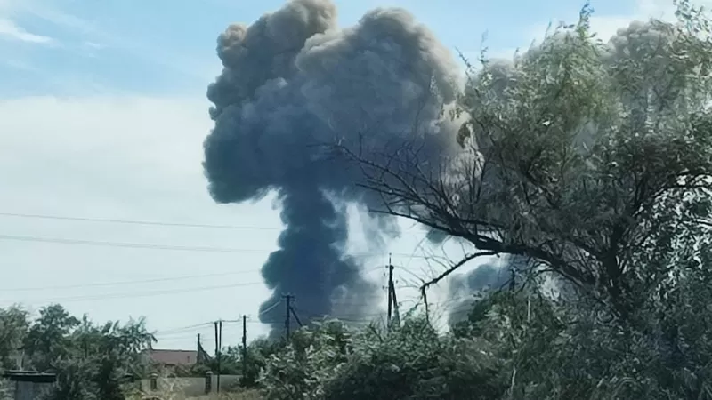 Crimea: imágenes satelitales muestran graves daños en la base aérea de la península ucraniana tras las recientes explosiones