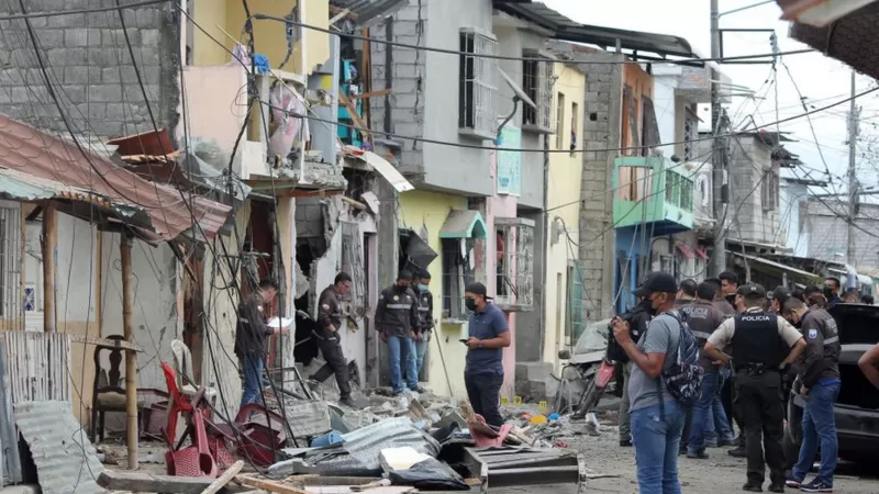 Ataque con explosivos en Ecuador: al menos 5 muertos y 17 heridos por una fuerte detonación en un barrio de Guayaquil