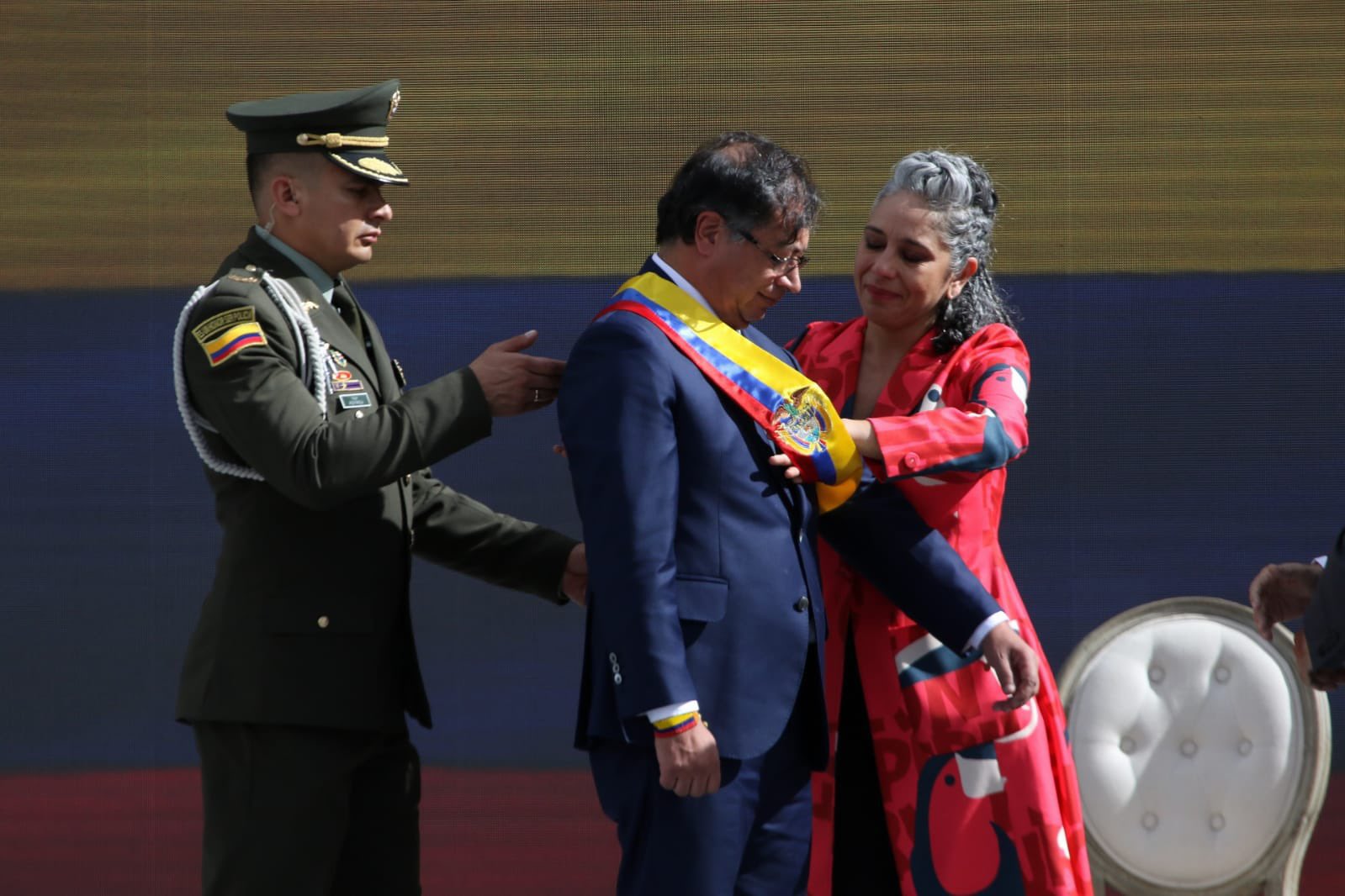 El izquierdista Gustavo Petro jura como presidente de Colombia