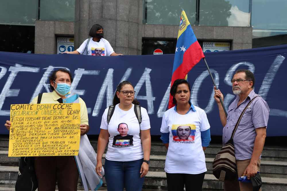 Familiares de sindicalistas detenidos protestan para exigir su liberación