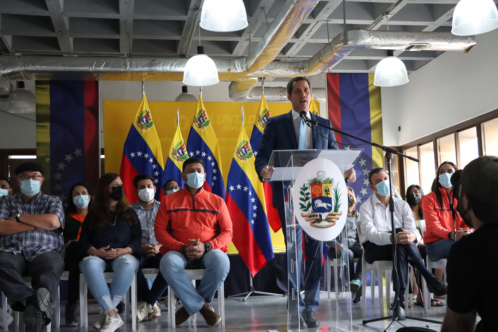 Claves para entender por qué el gobierno interino está a un paso del fin y qué sigue
