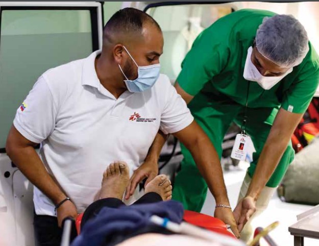 Foro Económico dice que el mundo necesita un 37% más de médicos y docentes