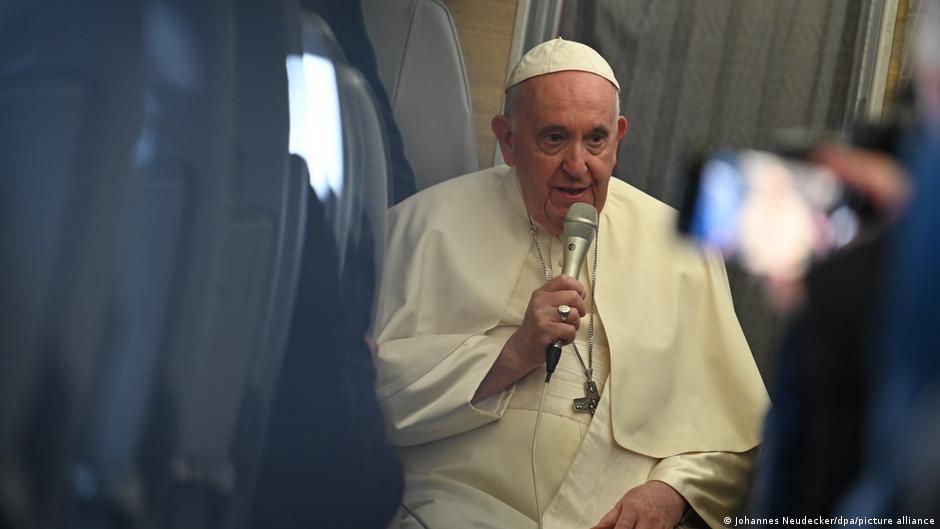 Papa recibe al embajador ucraniano y estudia viajar a Kyiv