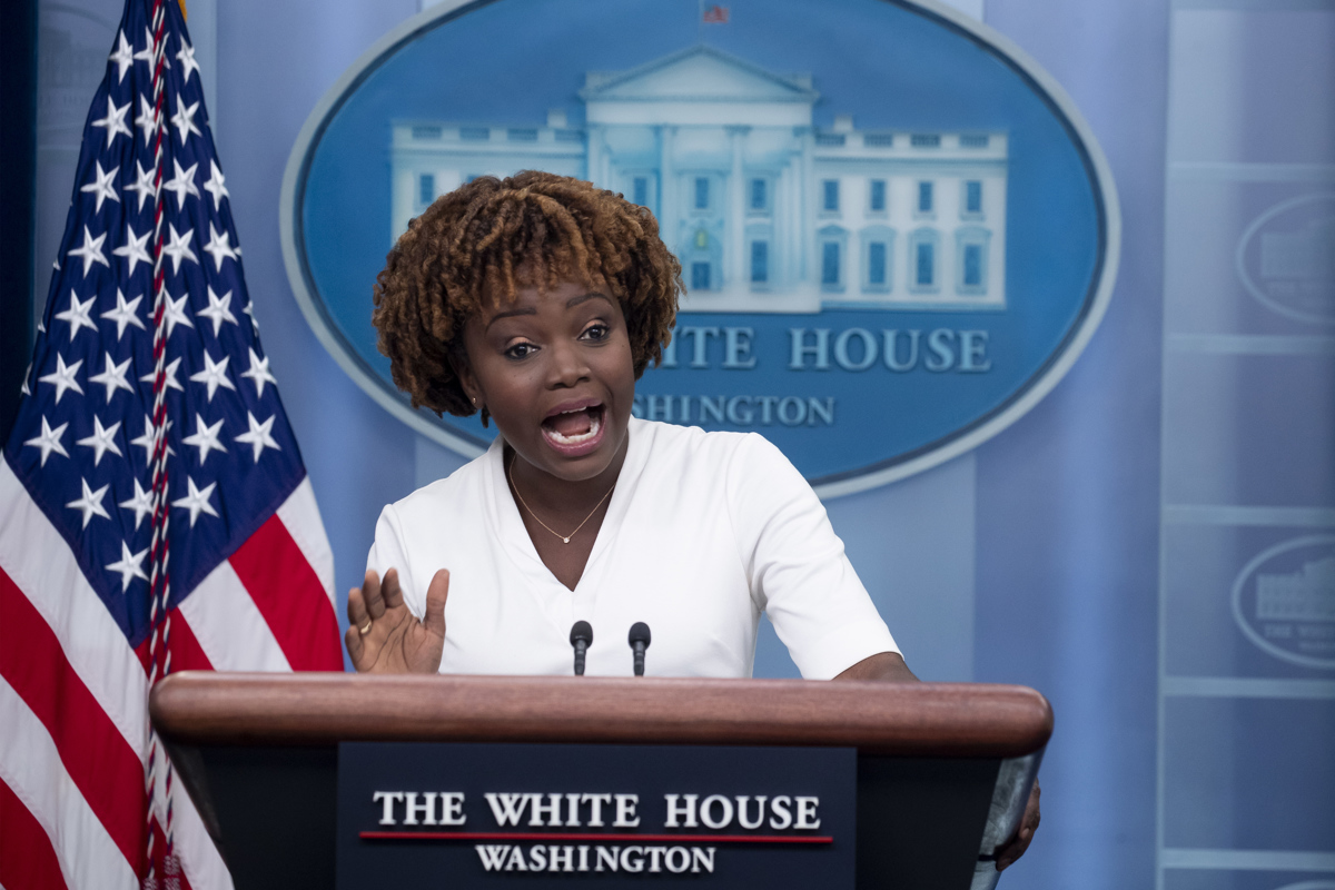 Casa Blanca alerta ante nuevo traslado de migrantes hacia residencia de Biden