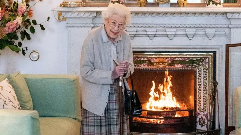 La reina Isabel II, bajo supervisión médica en su residencia de Balmoral