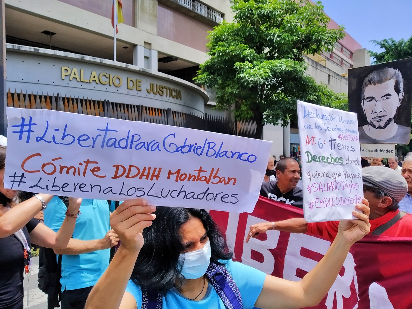 Familiares de presos políticos protestan en el Palacio de Justicia este 26 septiembre