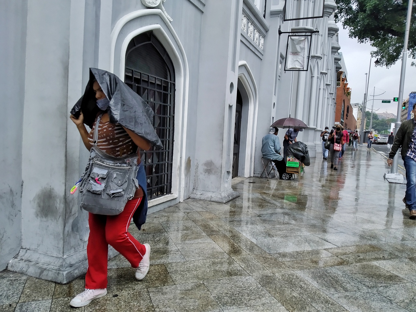 Nubosidad y precipitaciones dispersas estima el Inameh