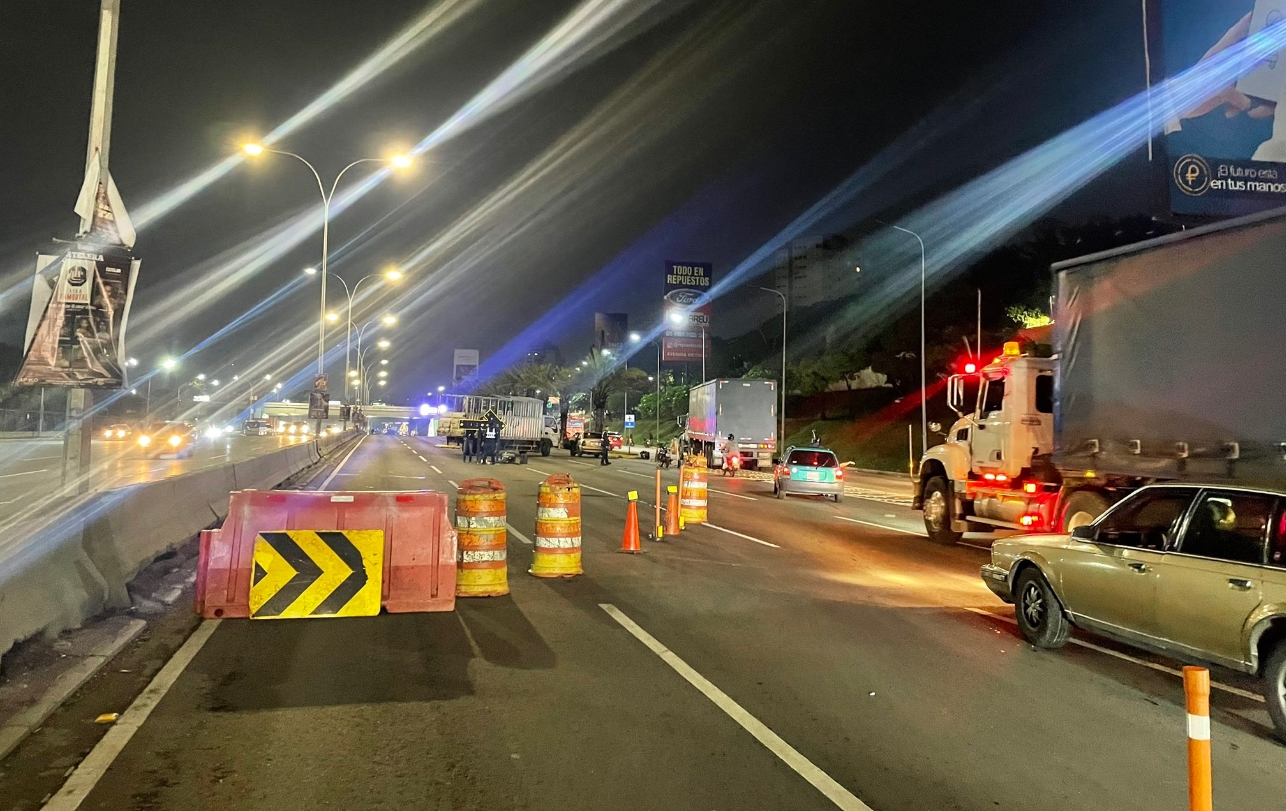 Restringen paso por distribuidor Altamira tras colapso de la autopista