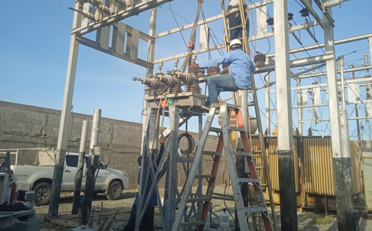 Sectores de Punto Fijo reportan que tienen más de 72 horas sin servicio eléctrico