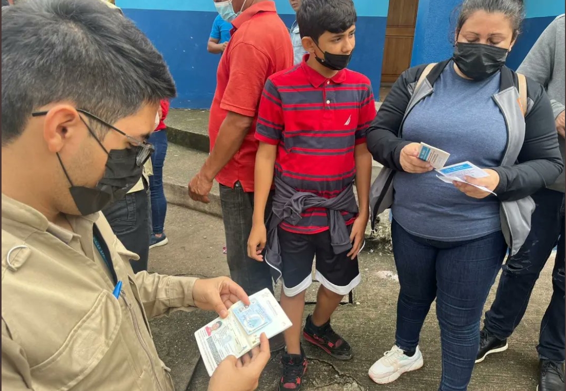 Guatemala expulsa a migrantes venezolanos y cubanos de su territorio