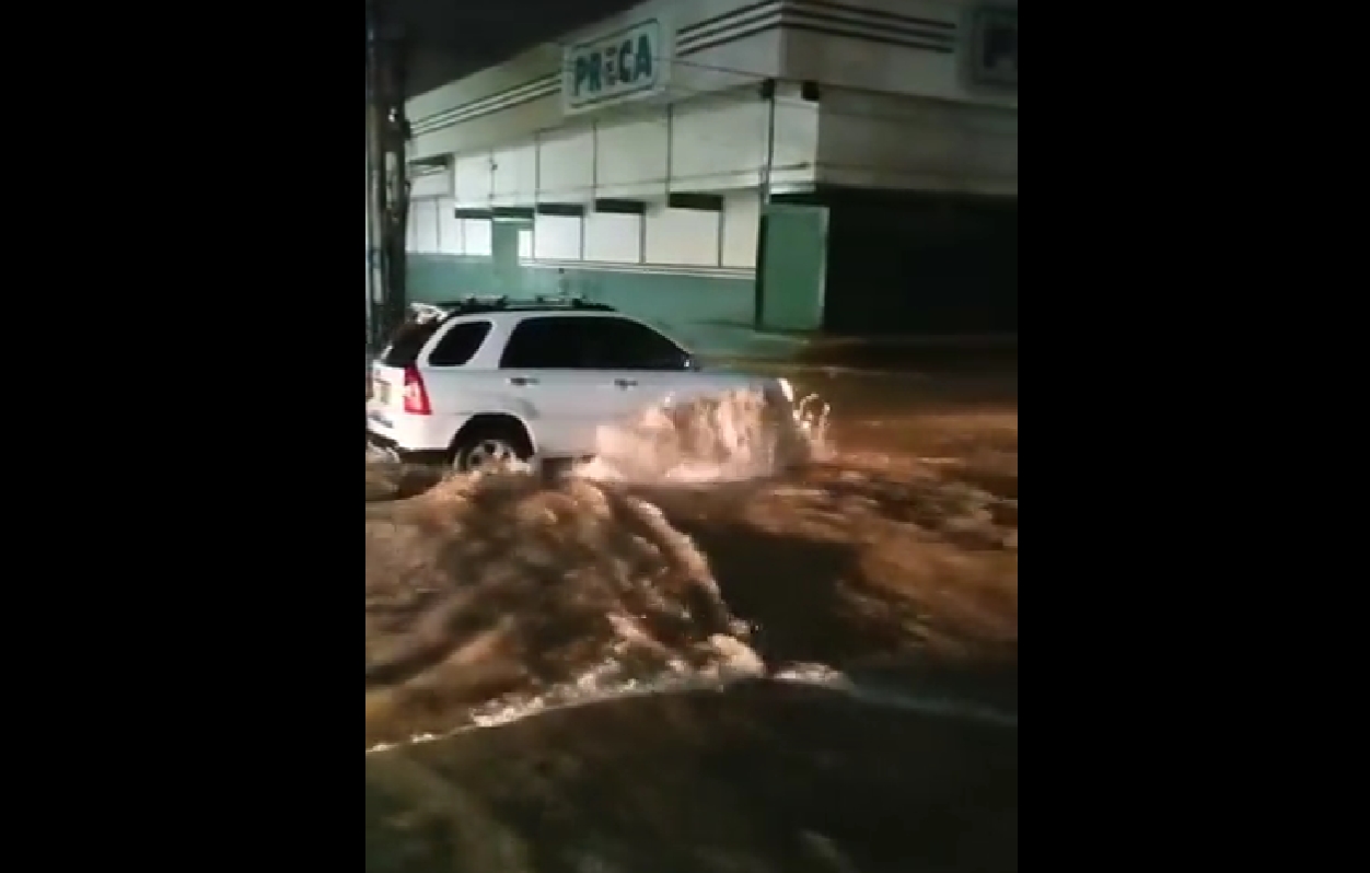 Por segundo día fuertes lluvias y tormentas eléctricas azotan Barquisimeto