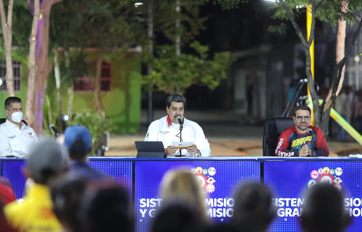 Maduro acepta ser garante del diálogo entre el ELN y el gobierno de Colombia