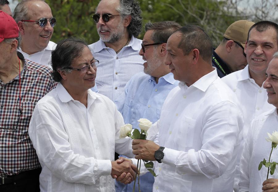 Petro pide agilizar homologación de títulos para migración venezolana