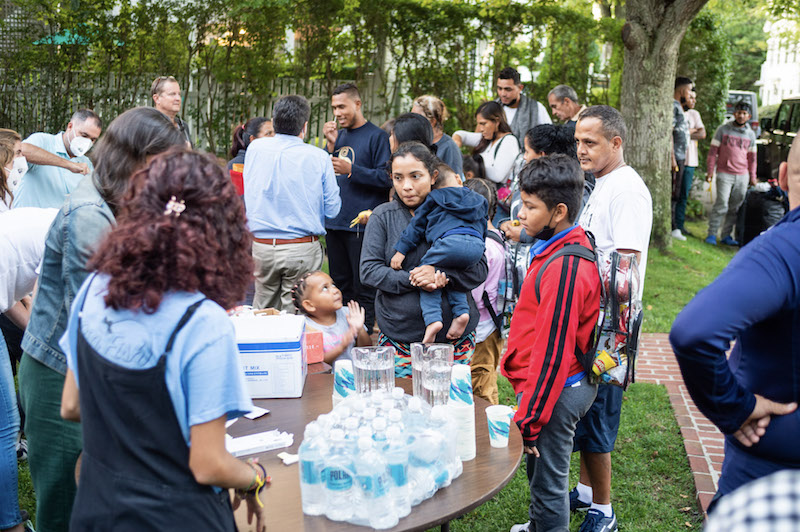 Exsoldado de Estados Unidos ayudó a "reclutar" a venezolanos enviados a Massachusetts