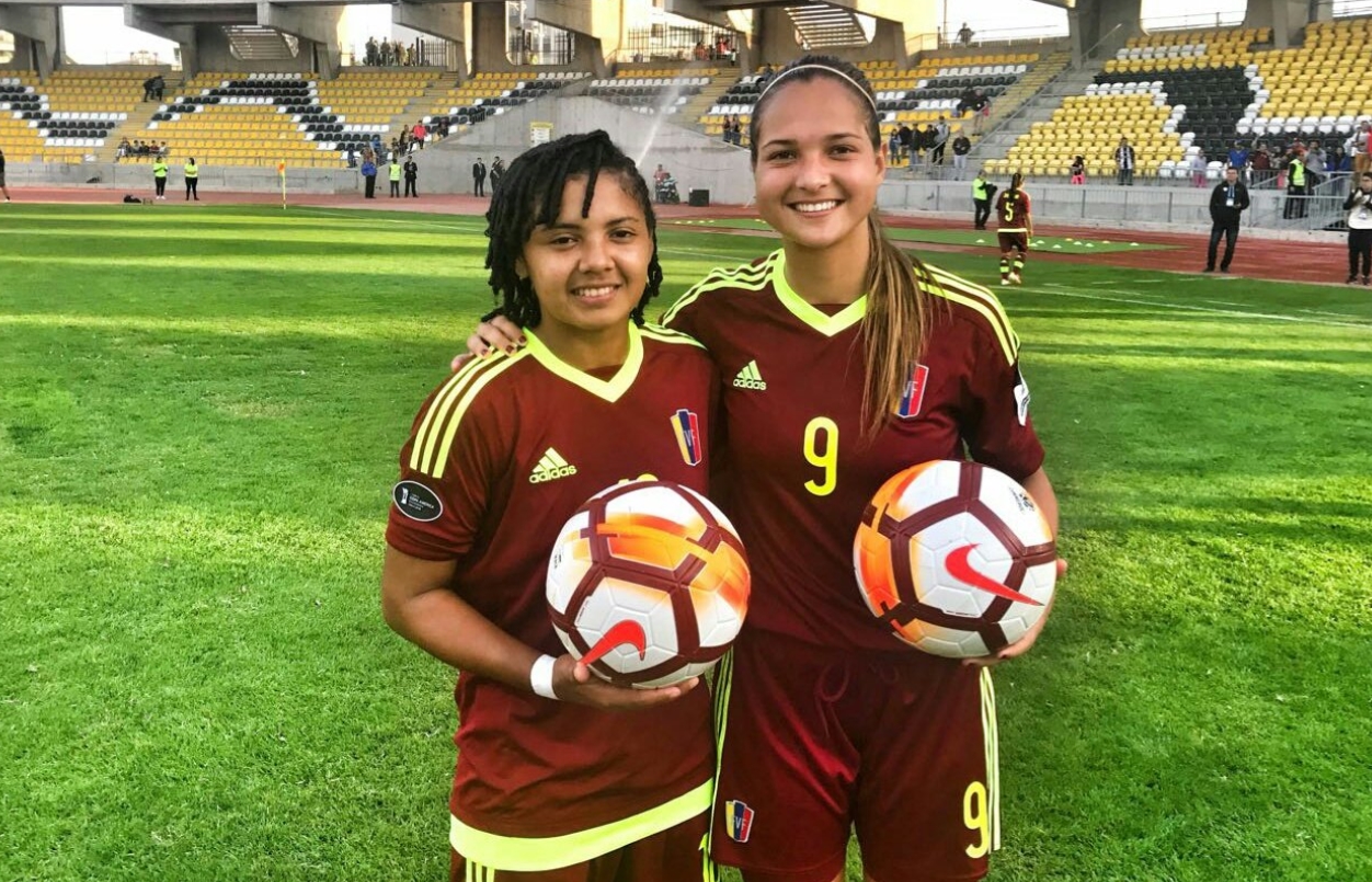 Compañeras de la delantera venezolana del Colo Colo denuncian que el club incumplió su contrato
