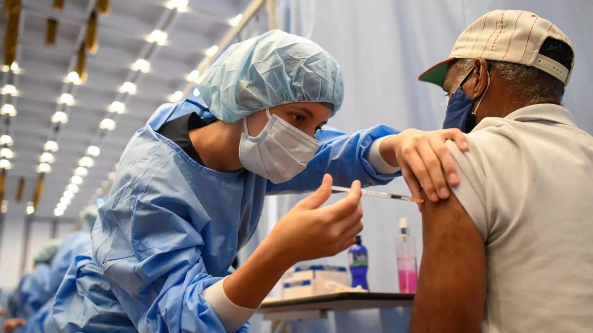 Hay un repunte de casos de influenza, dengue y Covid-19, informa infectólogo Jaime Torres