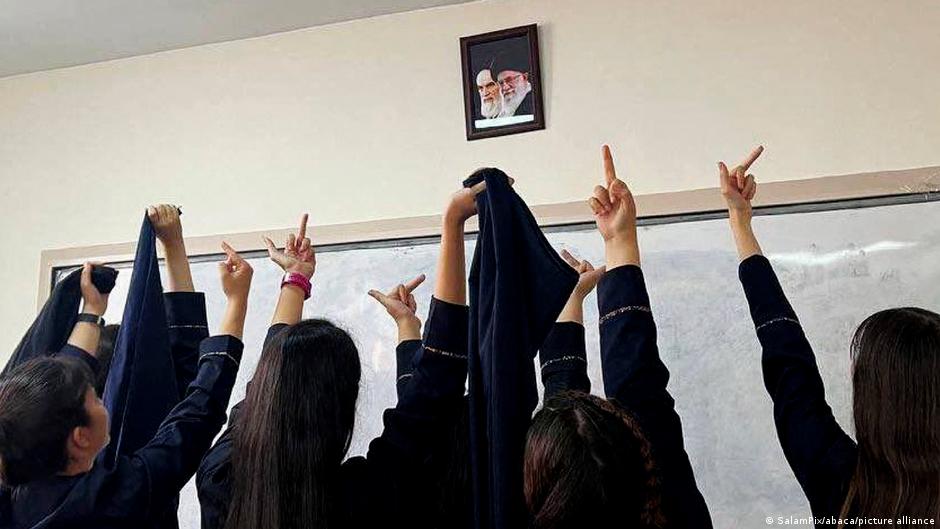Irán dice que la muerte de Mahsa Amini fue por enfermedad, no por golpes