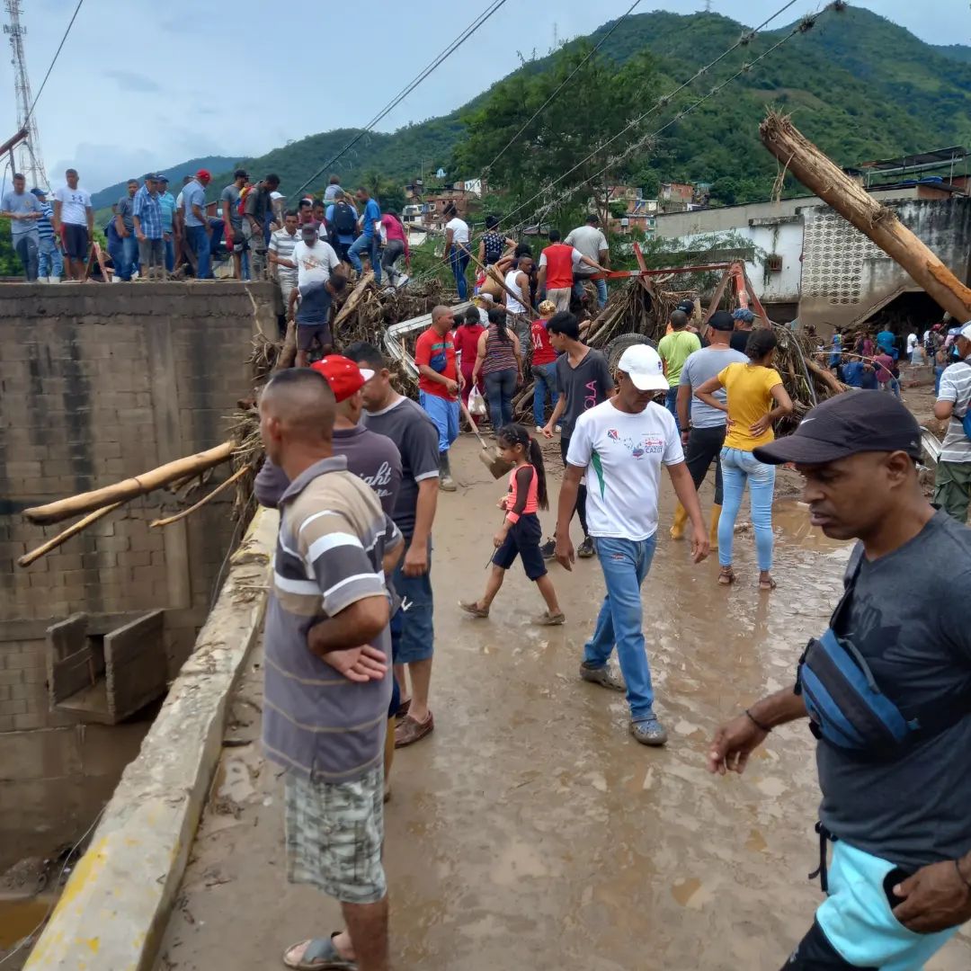 Vicepresidenta confirma 22 muertos y más de 50 desaparecidos en Las Tejerías