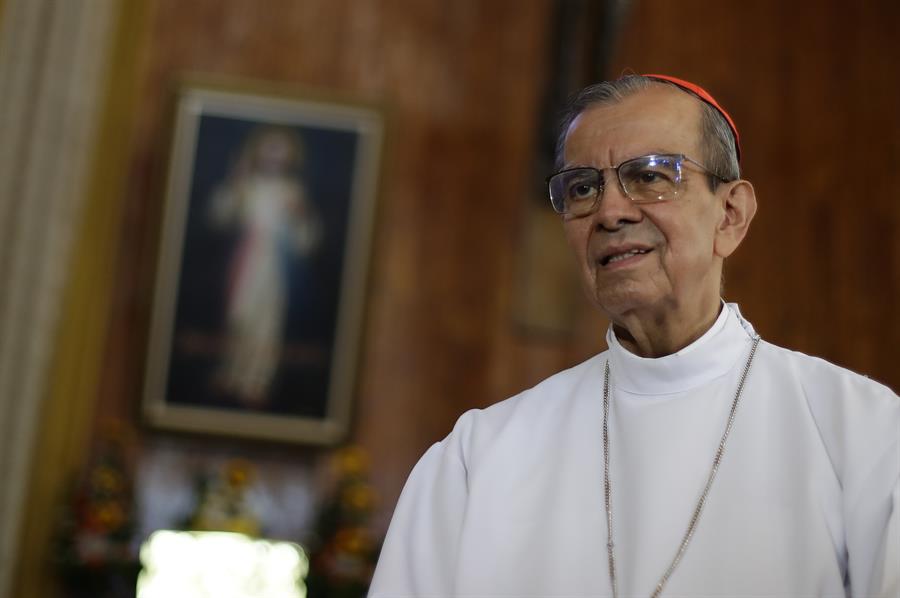Cardenal salvadoreño Rosa Chávez dice que su renuncia es "algo normal"