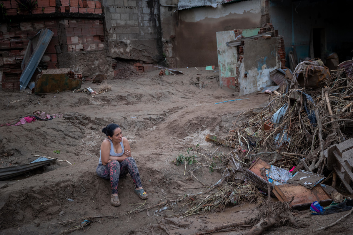 Asciende a 37 fallecidos la cifra de muertos por tragedia en Las Tejerías