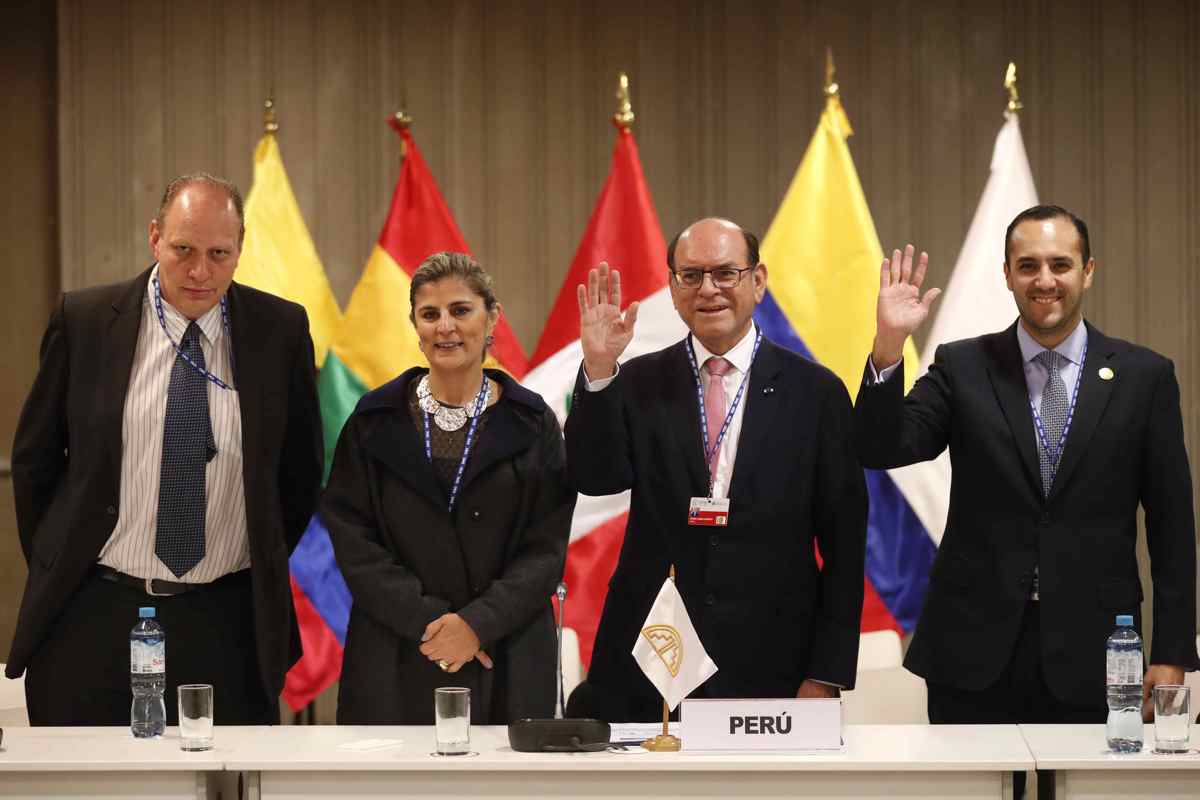 Ecuador pide presionar a Nicaragua y una solución democrática para Venezuela