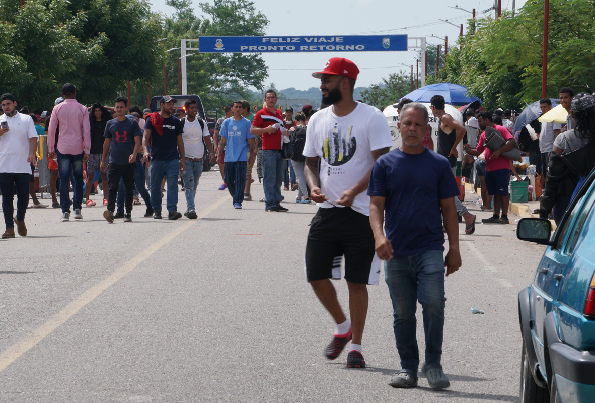 ¿Qué es el Título 42, la política que aplican a los migrantes venezolanos que entran a pie a EEUU?