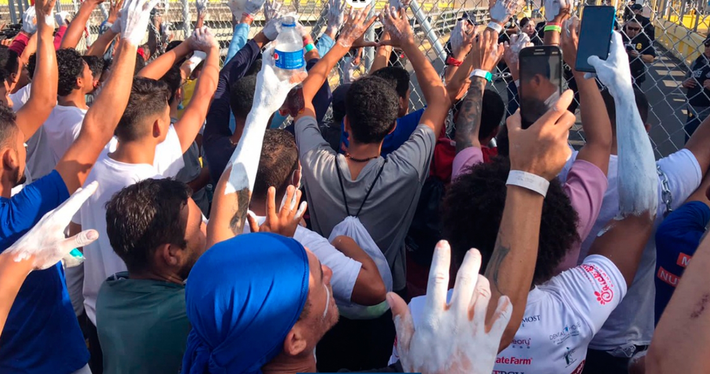 Cierran puente fronterizo entre México y Estados Unidos por protesta de migrantes venezolanos