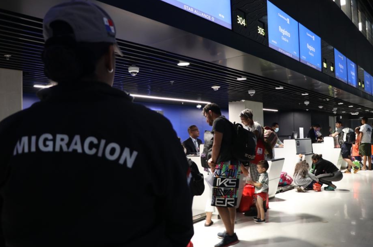 Venezolanos que ingresaron por el Darién pueden abandonar Panamá con la cédula