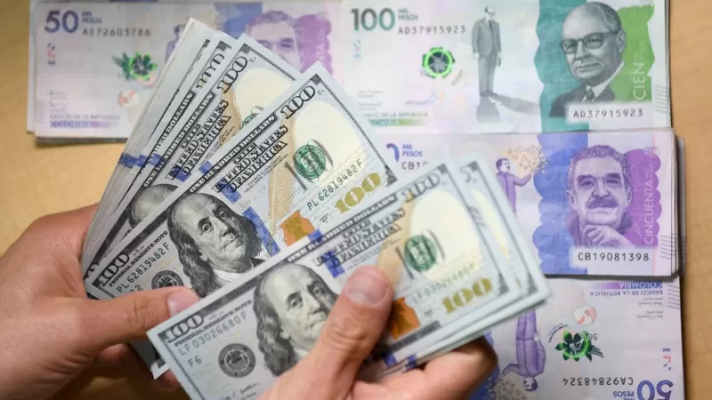 Dólar a 5.000 pesos: cómo se explica la histórica devaluación de la moneda en Colombia (y por qué va más allá de Petro)