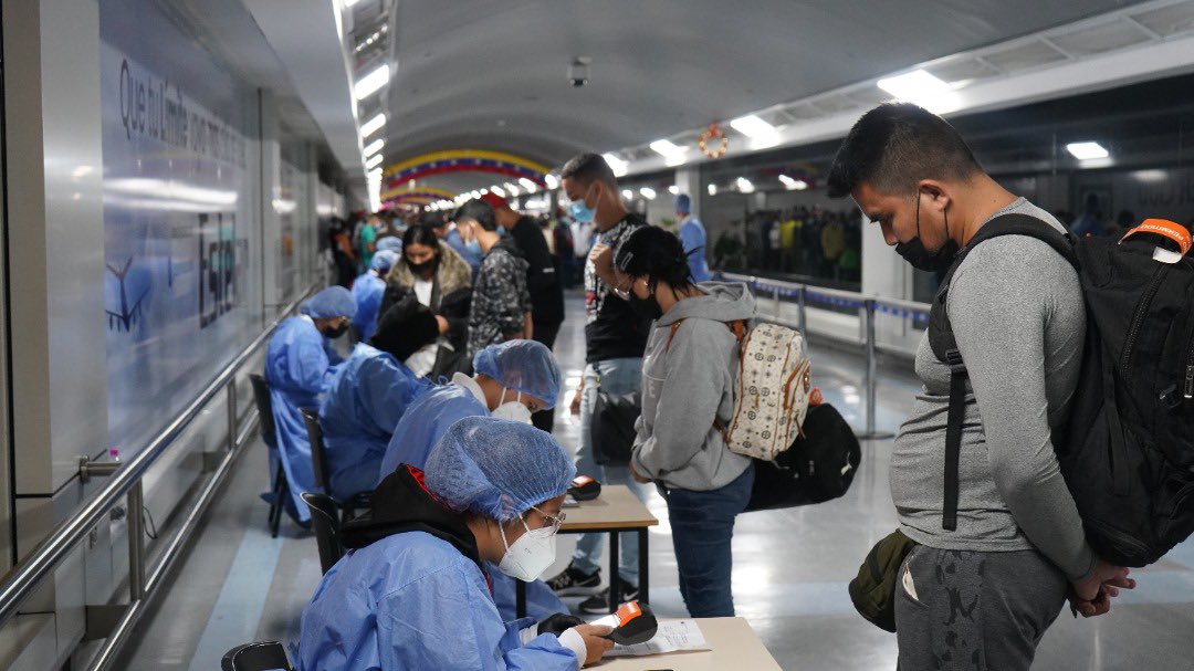 Llegan 295 venezolanos de México en un vuelo de Conviasa