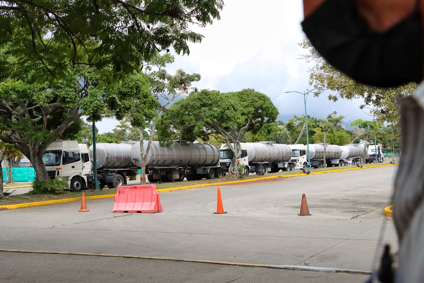 Parque del este- construcción en el estacionamiento (Mairet Chourio)